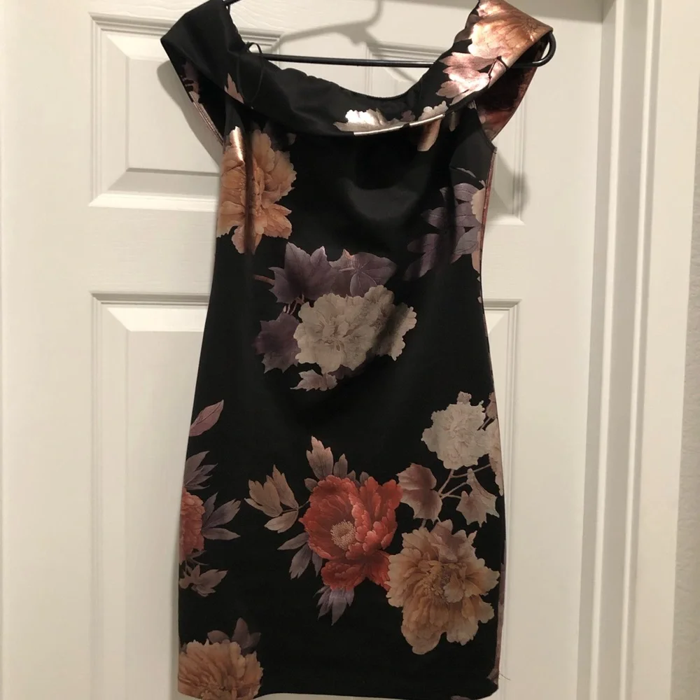 Dress - Picture 2 of 5